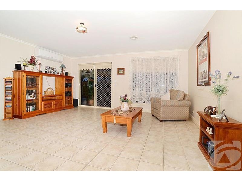 10 Erin Street, Hillside VIC 3037