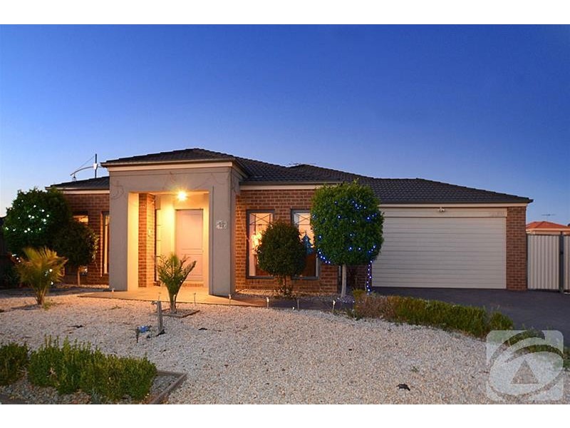 11 Rockland Court, Taylors Hill VIC 3037