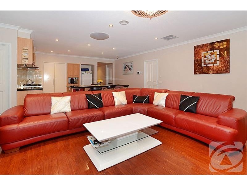 11 Rockland Court, Taylors Hill VIC 3037