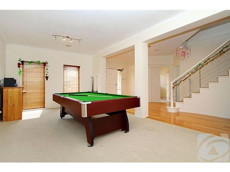 9 Power Place, Taylors Lakes VIC 3038