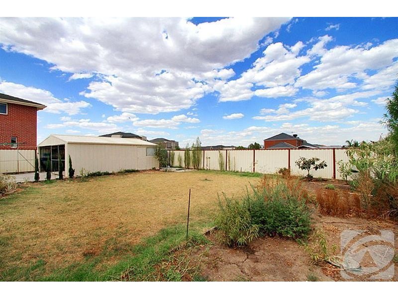 9 Power Place, Taylors Lakes VIC 3038