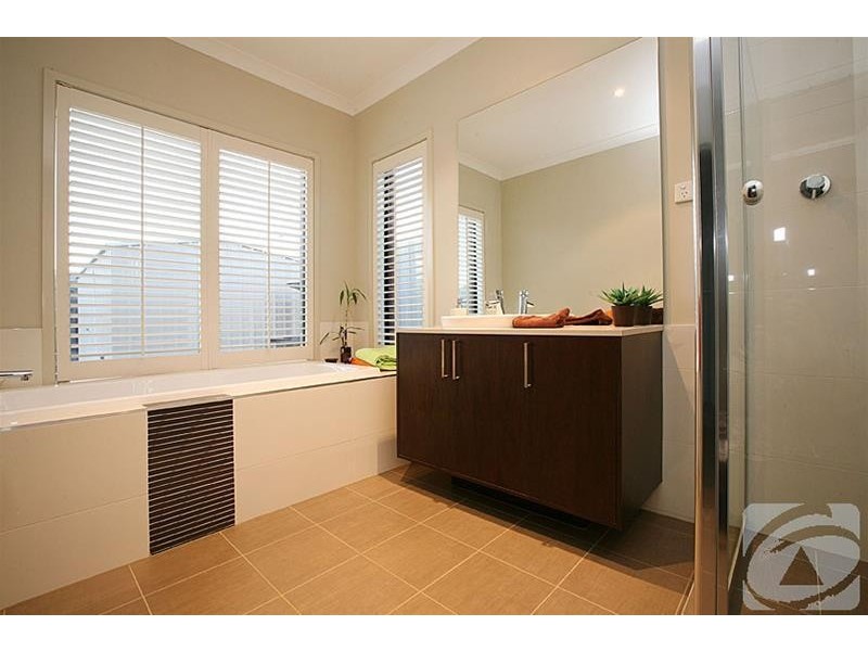 34 Balmain Circuit, Taylors Hill VIC 3037