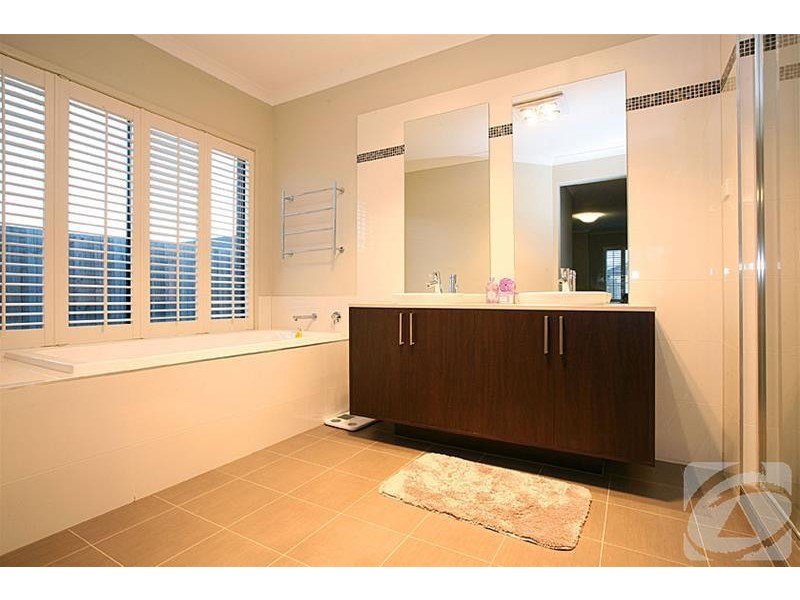 34 Balmain Circuit, Taylors Hill VIC 3037