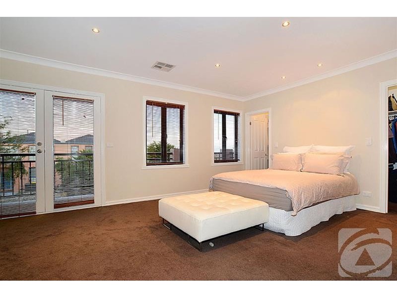 3 Robina Road, Sydenham VIC 3037