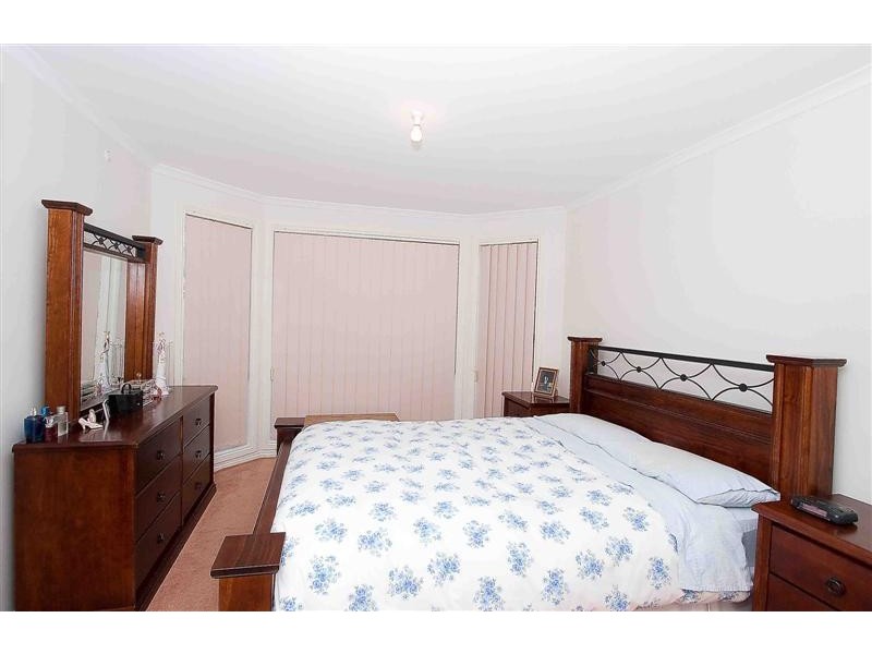 1/16 Milne Court, Delahey VIC 3037