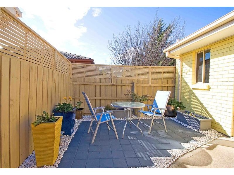 1/16 Milne Court, Delahey VIC 3037