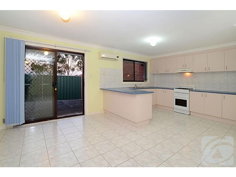 2/2 Green Gully Close, Keilor Downs VIC 3038