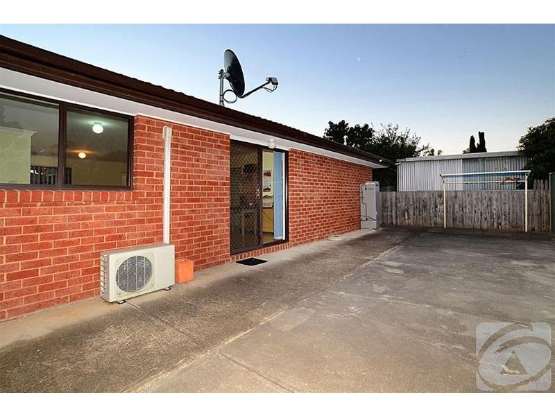 2/2 Green Gully Close, Keilor Downs VIC 3038