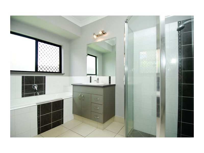 7 Eucalyptus Drive, Redlynch QLD 4870