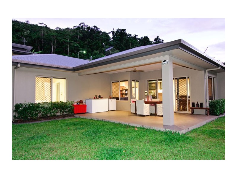 3 Stapleton Close, Redlynch QLD 4870