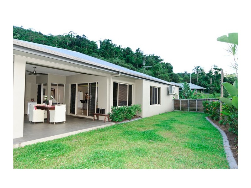 3 Stapleton Close, Redlynch QLD 4870