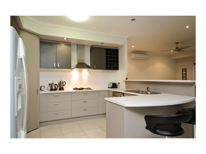 3 Stapleton Close, Redlynch QLD 4870