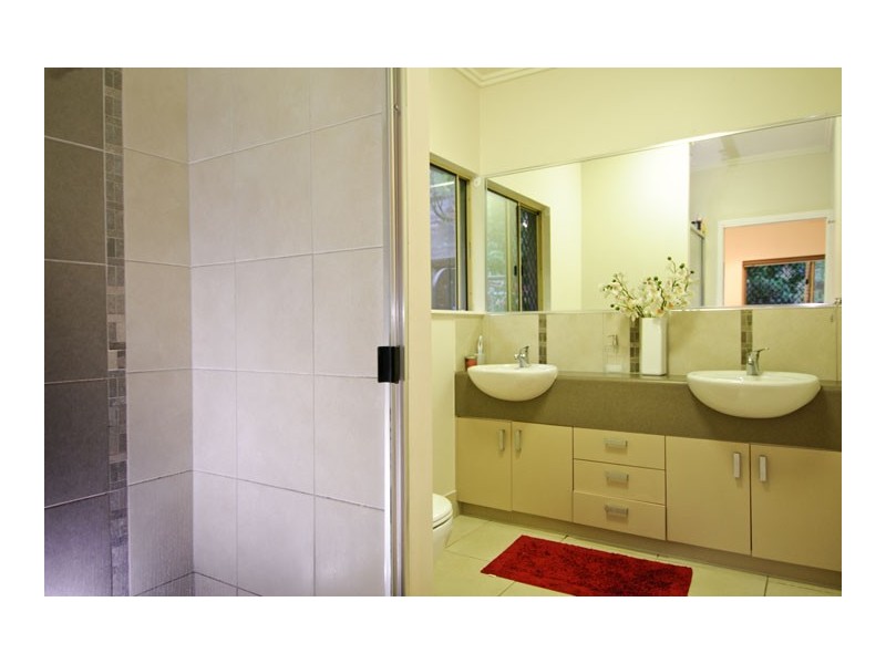 3 Stapleton Close, Redlynch QLD 4870