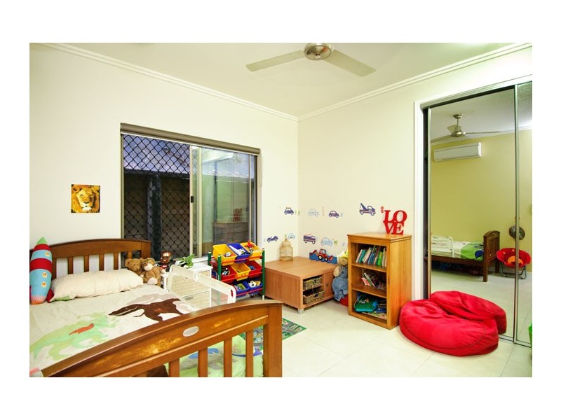 3 Stapleton Close, Redlynch QLD 4870