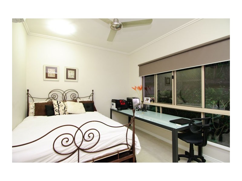 3 Stapleton Close, Redlynch QLD 4870