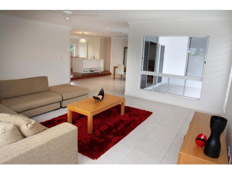 102 Mackerras, Redlynch QLD 4870