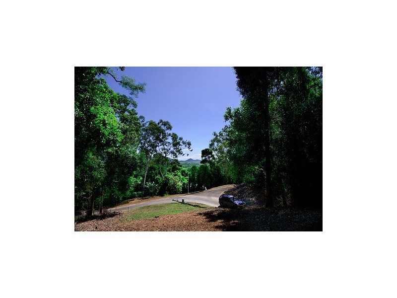 8 Michael Dwyer Close, Stratford QLD 4870