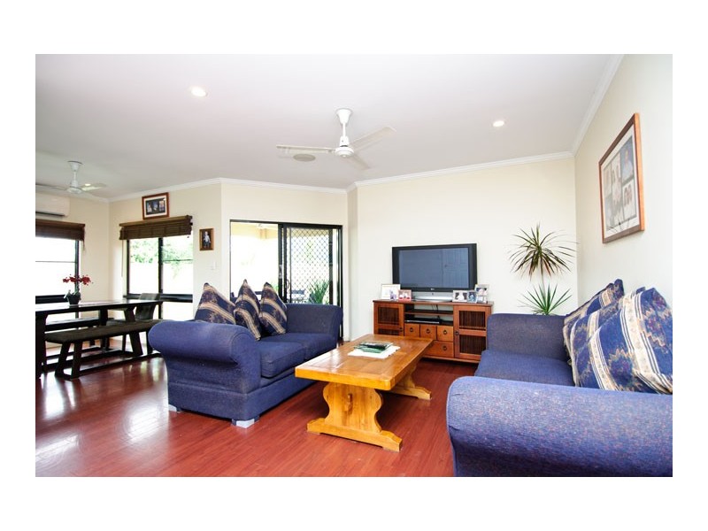 180 Timberlea Drive, Bentley Park QLD 4869