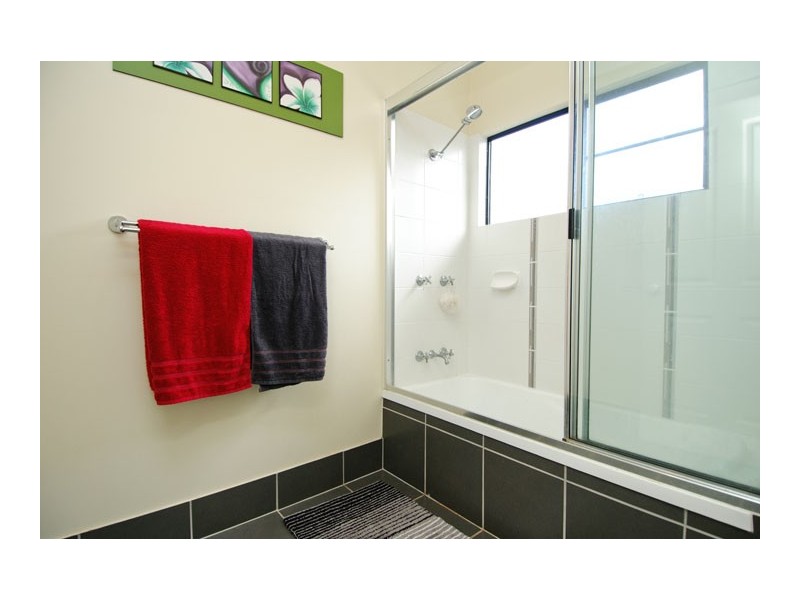 180 Timberlea Drive, Bentley Park QLD 4869