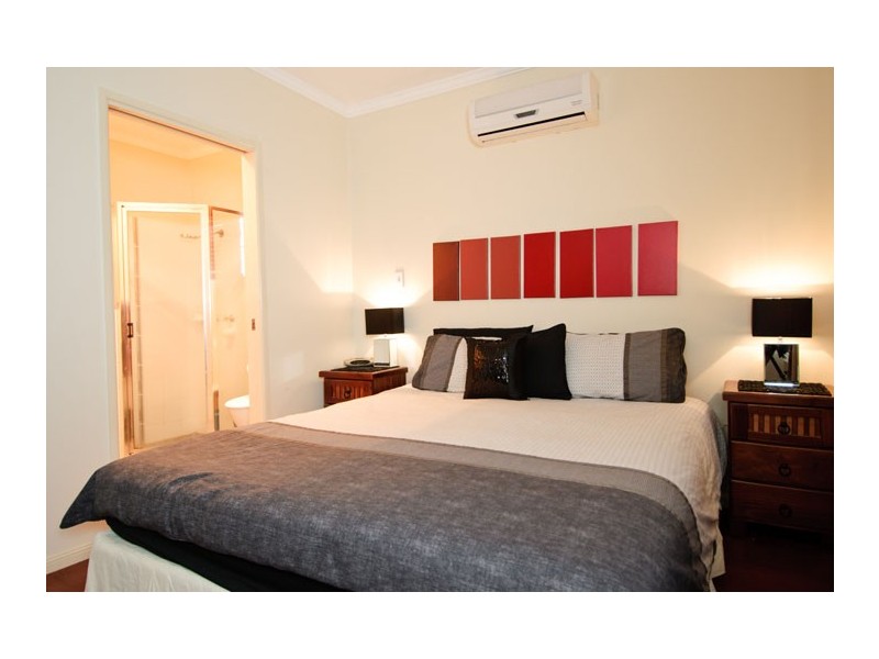 180 Timberlea Drive, Bentley Park QLD 4869