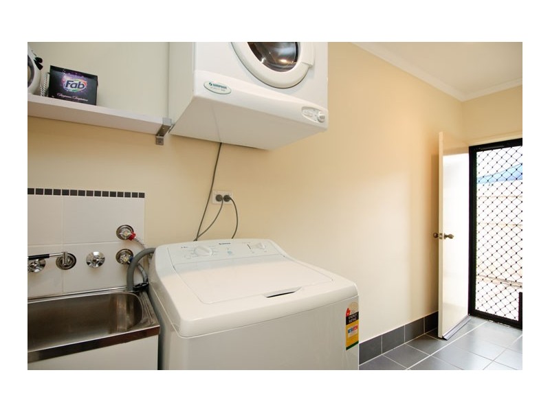 180 Timberlea Drive, Bentley Park QLD 4869