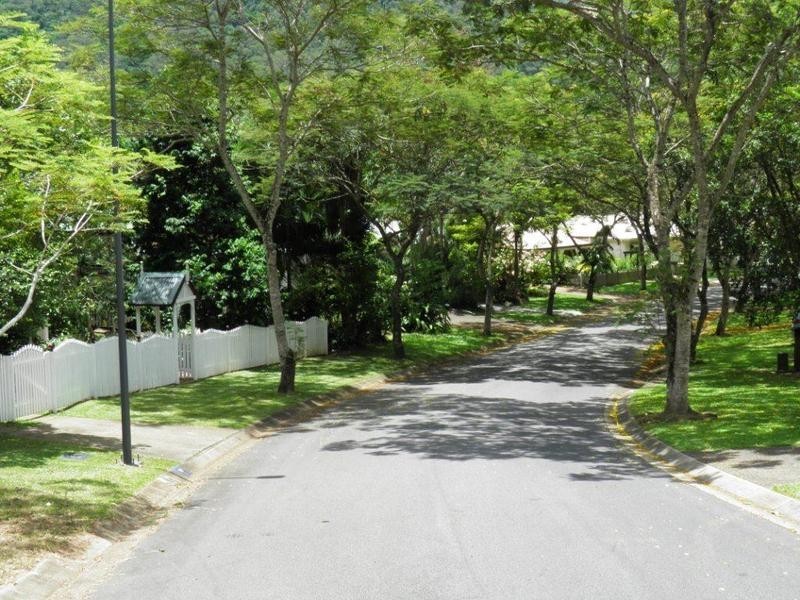 19 Jak Gee Street, Redlynch QLD 4870