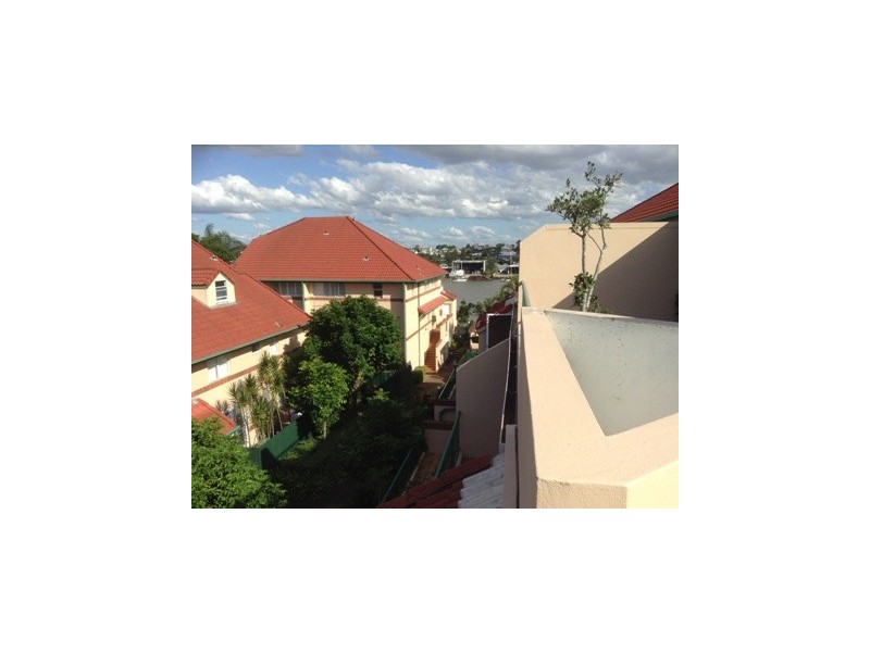 17/17 Whyenbah Street, Hamilton QLD 4007