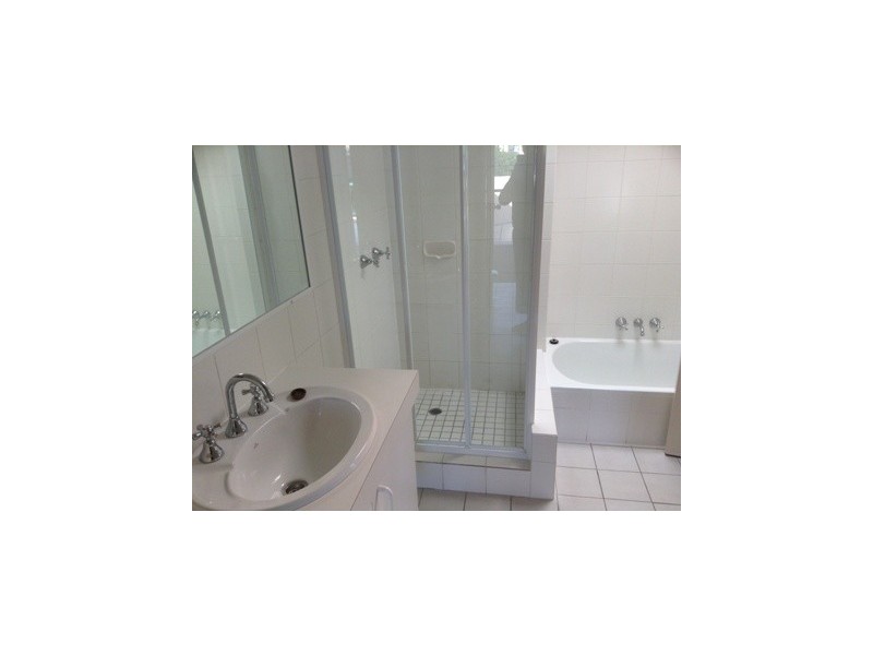 17/17 Whyenbah Street, Hamilton QLD 4007