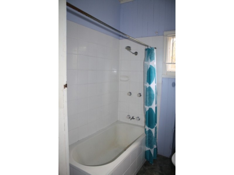 27 Emma Street, Red Hill QLD 4059