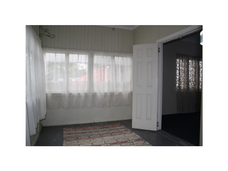 27 Emma Street, Red Hill QLD 4059