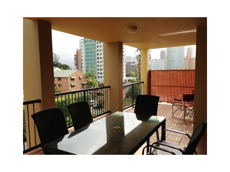 14/64 Lambert Street, Kangaroo Point QLD 4169