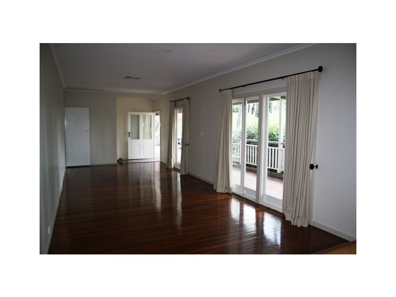 39 Kersley Road, Kenmore QLD 4069