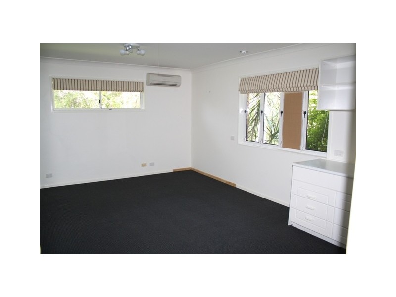 39 Kersley Road, Kenmore QLD 4069