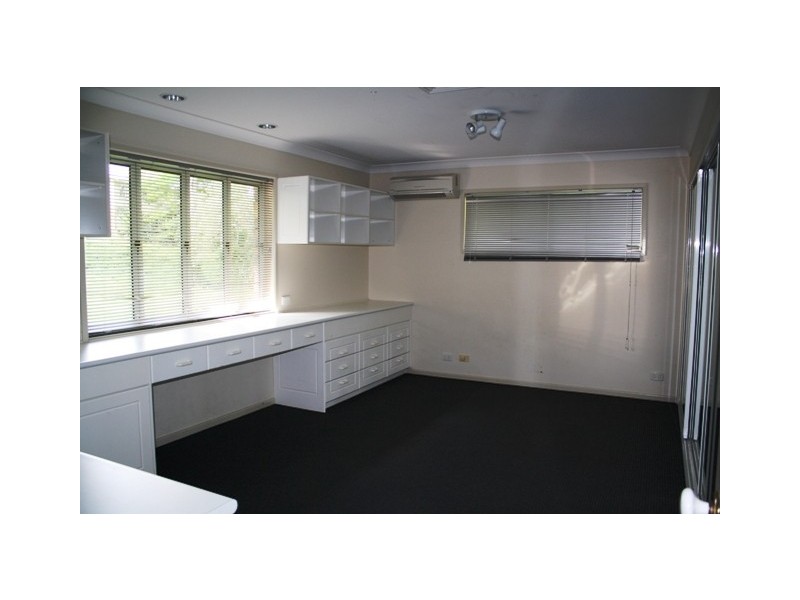 39 Kersley Road, Kenmore QLD 4069