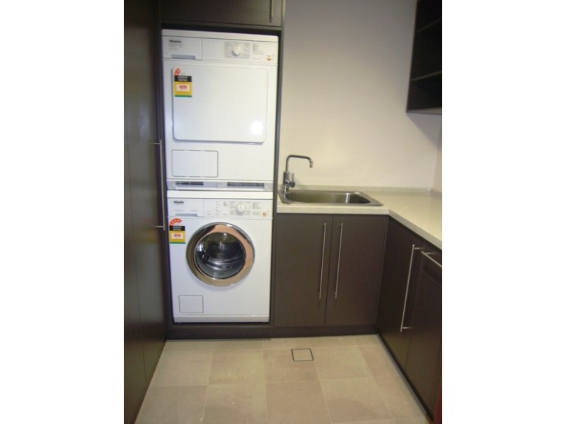 12N/39 CASTLEBAR STREET, Kangaroo Point QLD 4169