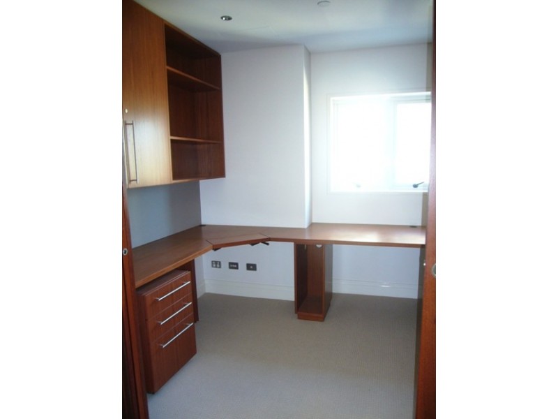 12N/39 CASTLEBAR STREET, Kangaroo Point QLD 4169