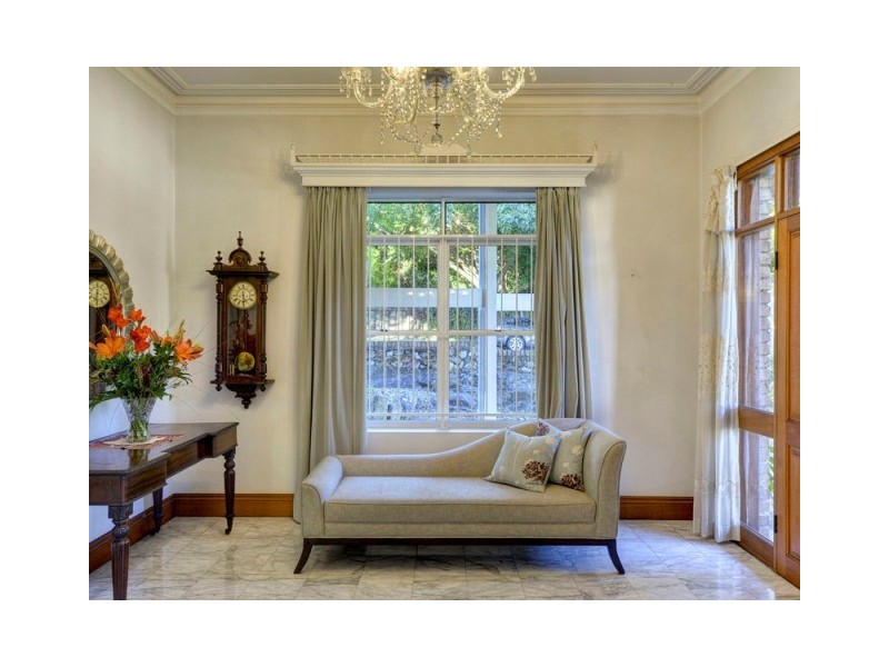 62 Toorak Road, Hamilton QLD 4007