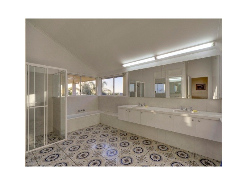 62 Toorak Road, Hamilton QLD 4007