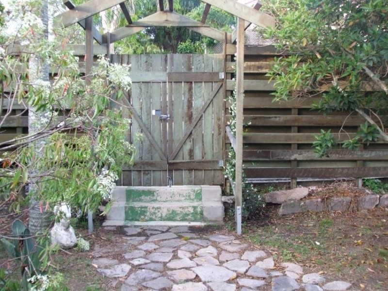 21 Agnew Street, Norman Park QLD 4170