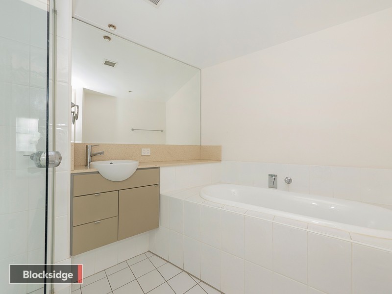 1082/18 Manning Street, Milton QLD 4064
