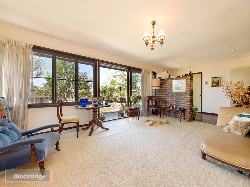 33 Struan Street, Chapel Hill QLD 4069