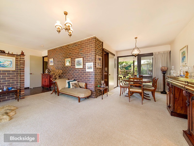 33 Struan Street, Chapel Hill QLD 4069