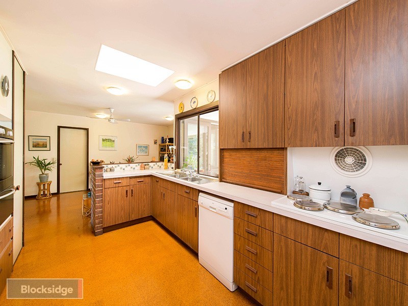 33 Struan Street, Chapel Hill QLD 4069