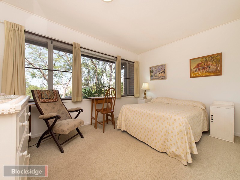 33 Struan Street, Chapel Hill QLD 4069