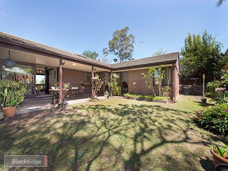 33 Struan Street, Chapel Hill QLD 4069