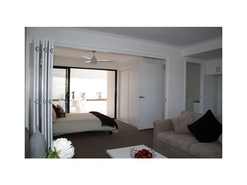 21 Fenton Street, Fairfield QLD 4103