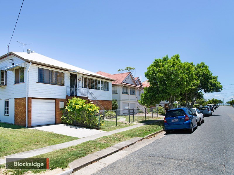 22 Third Avenue, Sandgate QLD 4017