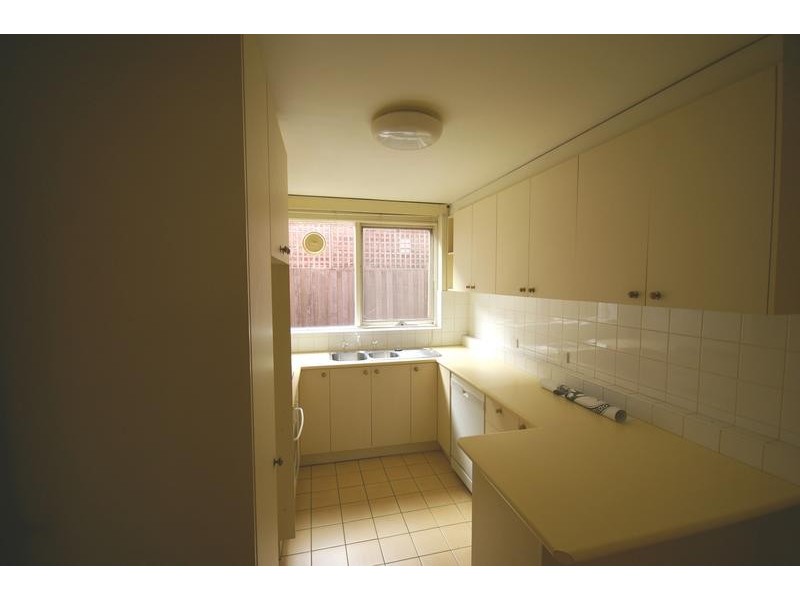 1/321 Barkly Street, Elwood VIC 3184