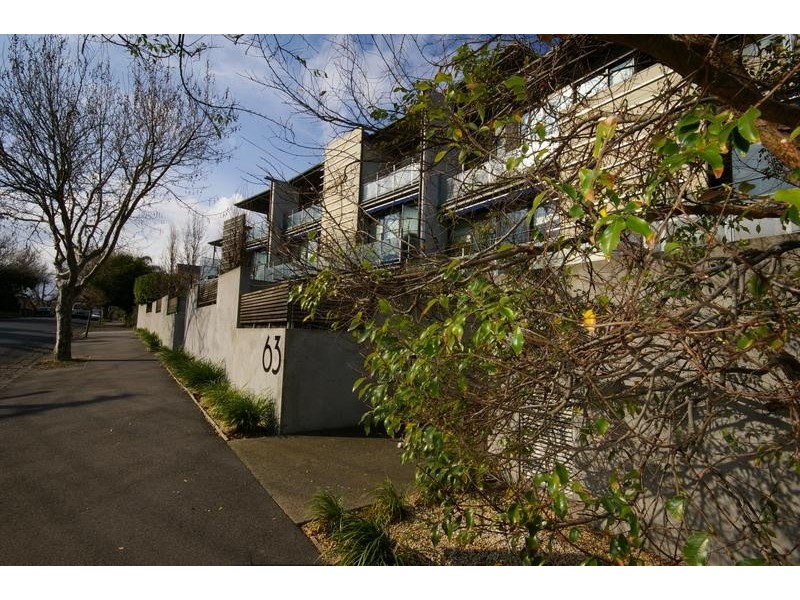 2/63 Ormond Esplanade, Elwood VIC 3184