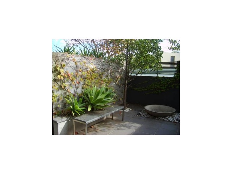 2/63 Ormond Esplanade, Elwood VIC 3184